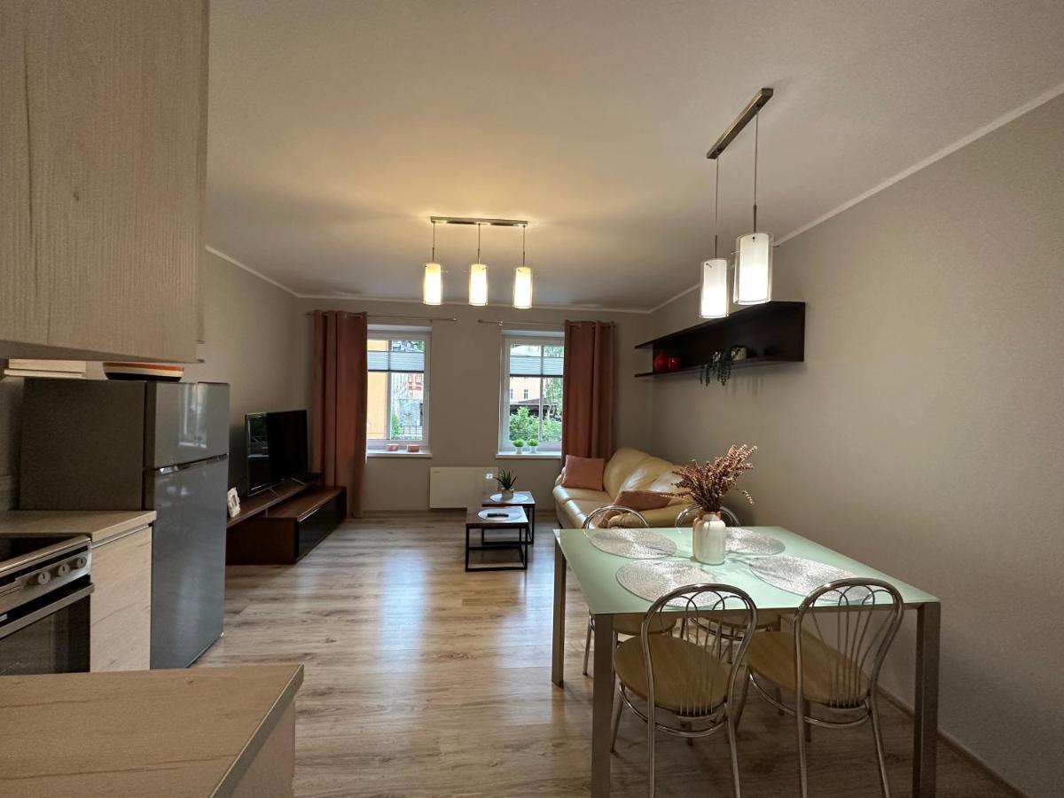 Apartament Przy Cieplickich Tezniach เยเลเนียกูรา ภายนอก รูปภาพ